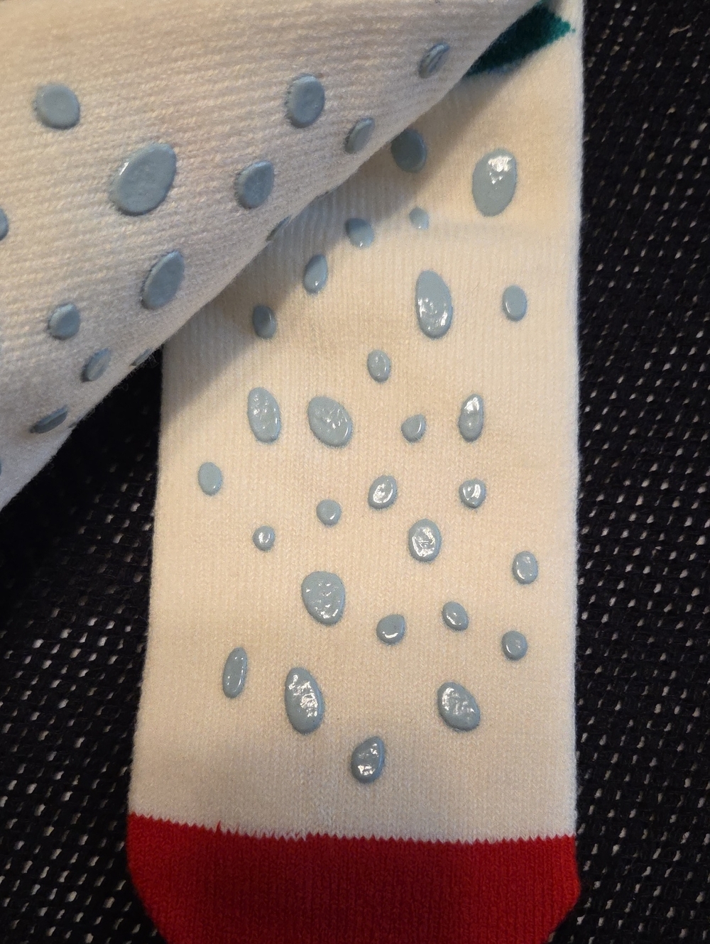 Peanuts NWT Crew Socks with Woodstock Sledding - Picture 5 of 5